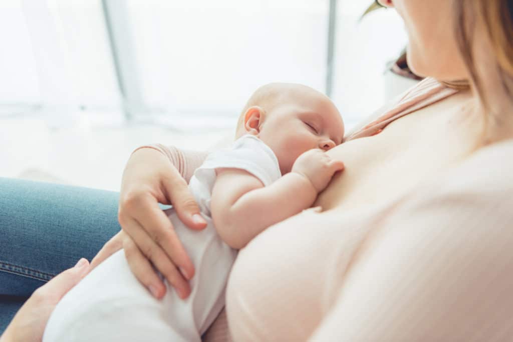 Managing Leaking while Breastfeeding